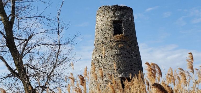 Long Tail Point Lighthouse